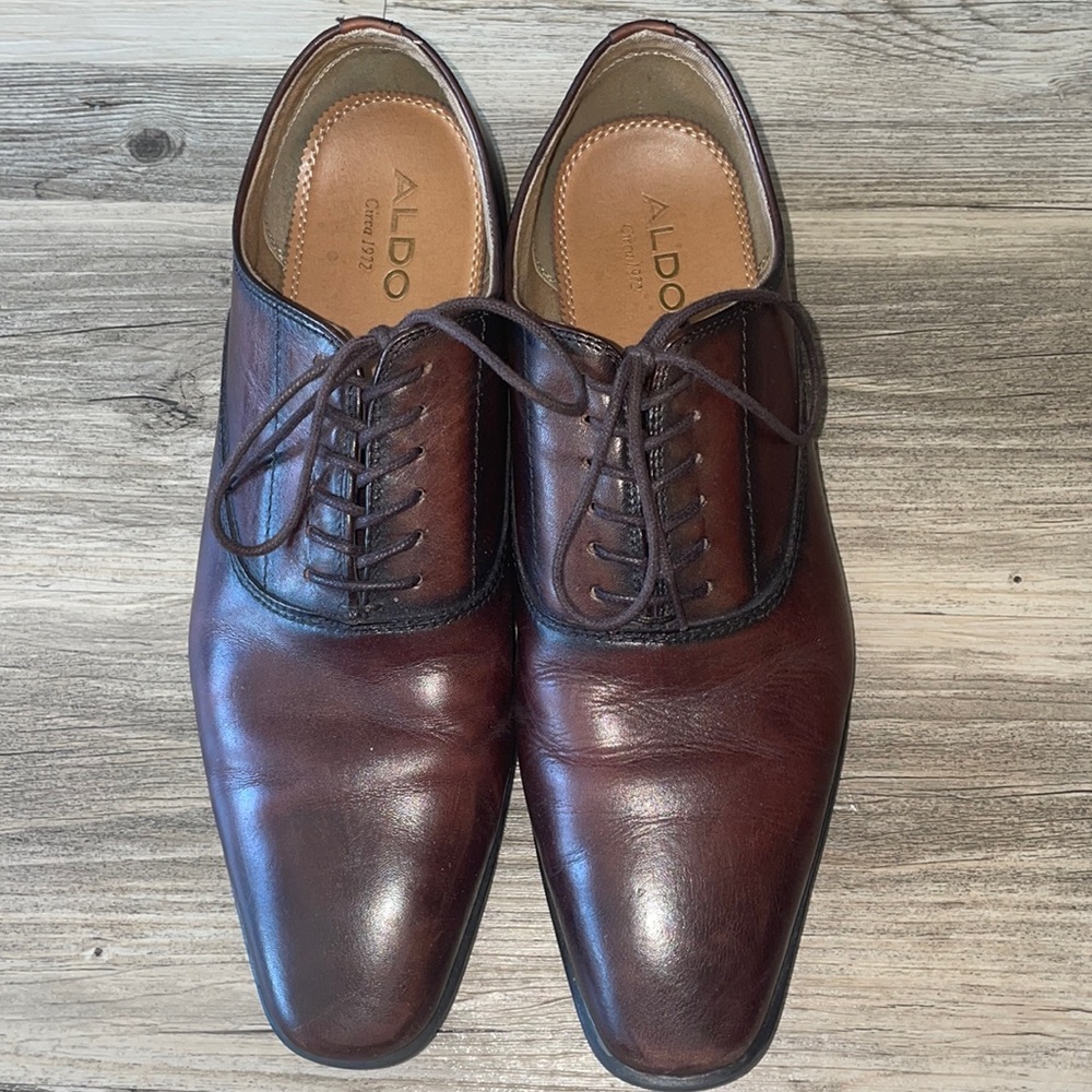 Excellent condition, dark brown leather work shoes